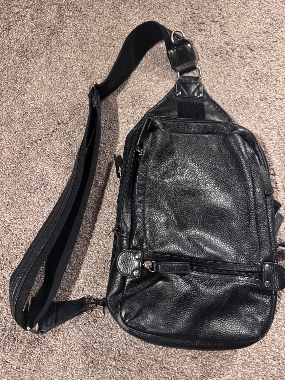 Gun Tote’N Mamas Black Leather Crossbody Sling Bag